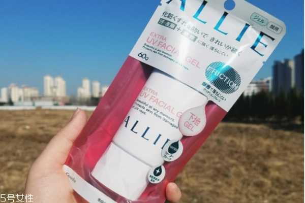 嘉娜宝防晒霜要卸妆吗 嘉娜宝防晒霜要卸妆吗