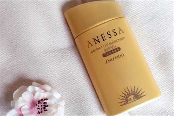 安耐晒有酒精味是真的吗 安耐晒为什么有酒精味