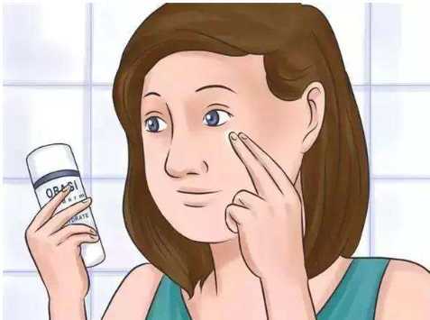 白天可以涂眼霜吗