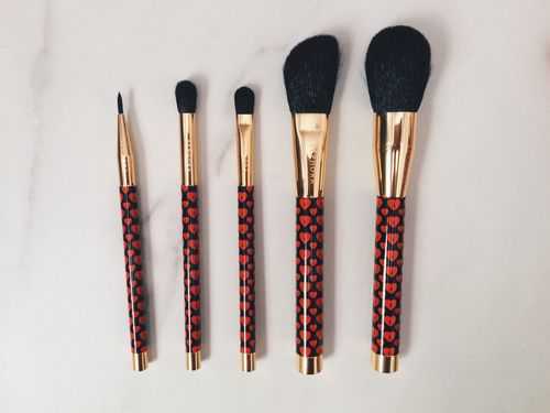 眼线刷要清洗吗？眼影刷可以直接用水洗吗