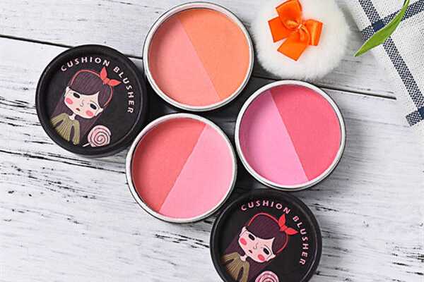 腮红涂在哪个位置？