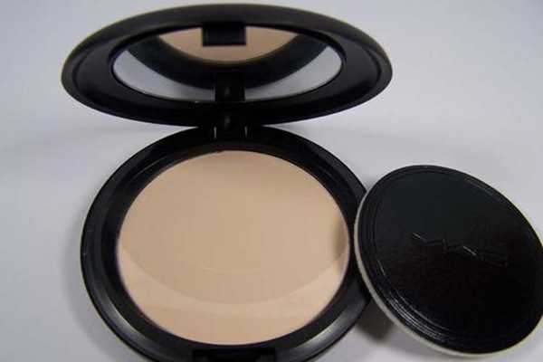 魅可完美焕采润泽粉饼几款色号可以选