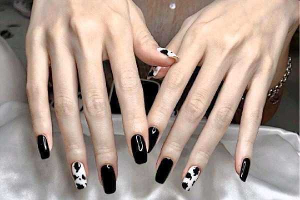 穿戴甲数字在上还是在下 穿戴甲数字在上还是在下