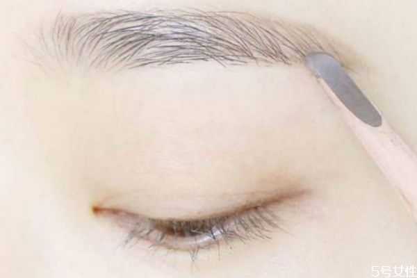 瓜子脸适合什么眉毛？不同脸型不同画眉方法