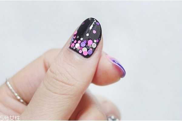夏季晕染美甲教程 晕染渐变美甲教程步骤