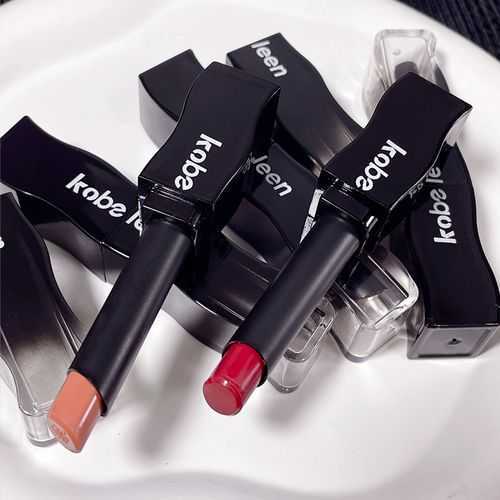 唇膏可以涂一晚上吗 唇膏可以涂一晚上吗