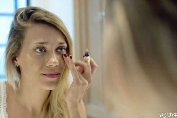 深蓝彩妆为什么不火 深蓝彩妆为什么不火