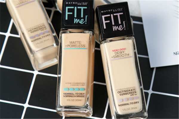 好用不脱妆的粉底液推荐