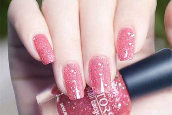 指甲油怎么才能快速干 指甲油要不要照灯