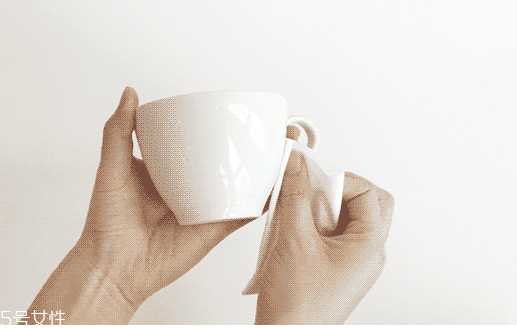 一次性洗脸巾好还是毛巾好