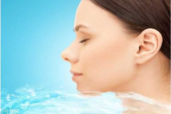 干皮痘痘肌适合用的护肤品