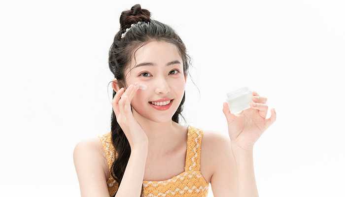 用了晚霜搓泥怎么解决 用了晚霜搓泥怎么解决