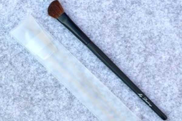 什么样的鼻影刷好用？什么形状的鼻影刷好用