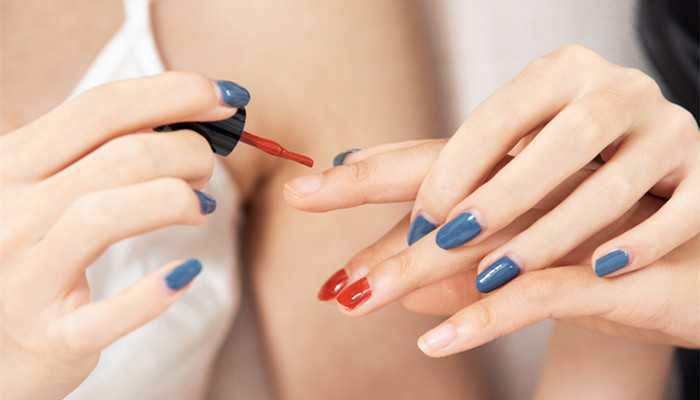 软化剂在美甲哪个步骤 软化剂在美甲哪个步骤