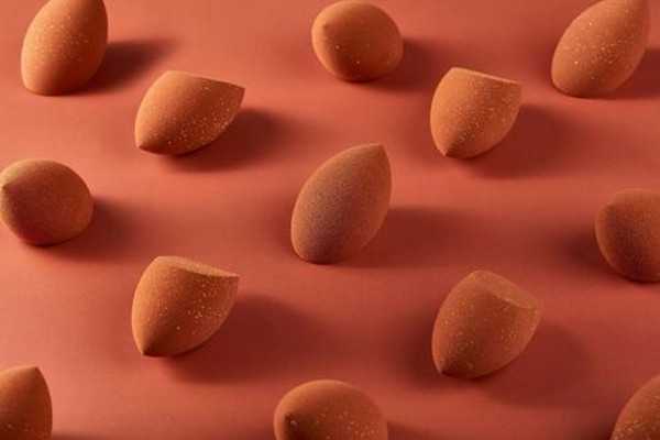 迷迷熊金粉美妆蛋软吗？迷迷熊金粉美妆蛋吃粉吗