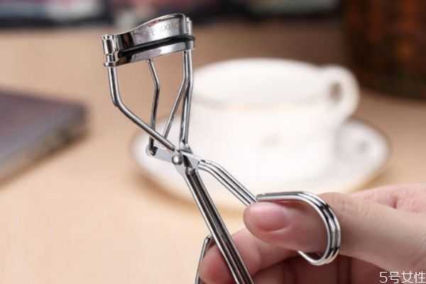 睫毛夹有寿命吗?睫毛夹是在什么时候用 睫毛夹有寿命吗?睫毛夹是在什么时候用