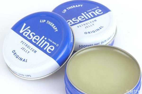 凡士林涂完身体后很油怎么办?凡士林如何乳化 凡士林涂完身体后很油怎么办?凡士林如何乳化