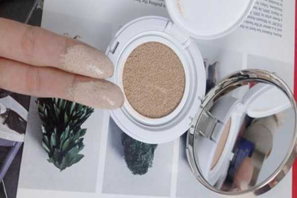 娇韵诗熬夜气垫滋润吗?娇韵诗熬夜气垫适合什么肤质 娇韵诗熬夜气垫滋润吗?娇韵诗熬夜气垫适合什么肤质