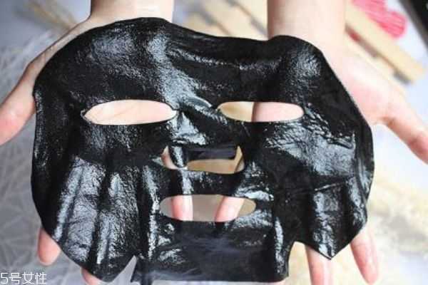 黑面膜和白面膜有什么区别