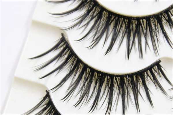 假睫毛对真睫毛有危害吗 假睫毛对真睫毛有危害吗