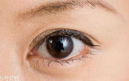 抗老抗衰用什么眼霜好？