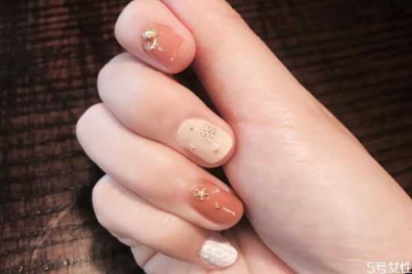 日式光疗美甲怎么做？哪几款日式美甲值得推荐