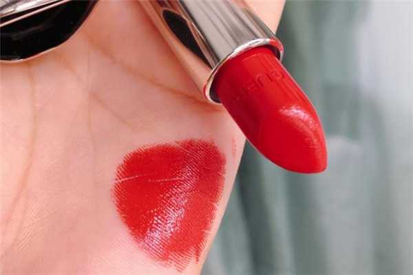 娇兰214口红什么色？显白吗？