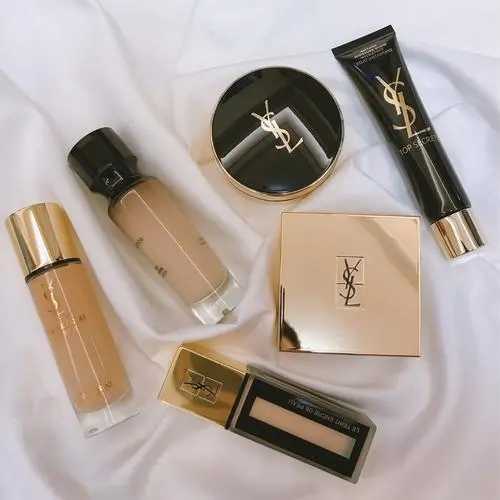 皮肤黑适合圣罗兰几号粉底 皮肤黑适合圣罗兰几号粉底