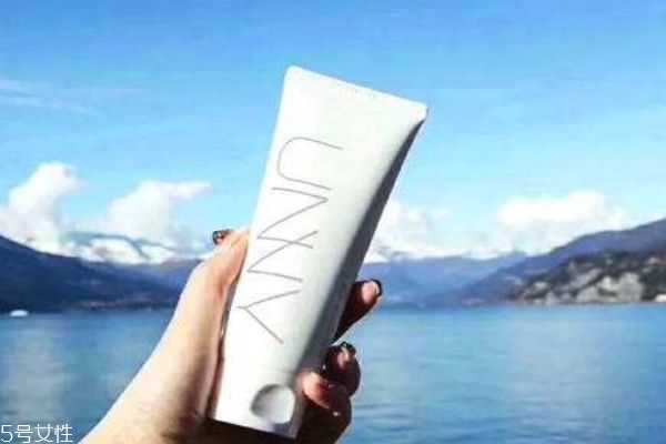 unny洗面奶是皂基吗 unny洗面奶是皂基吗