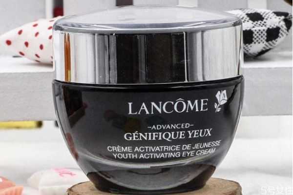兰蔻眼霜每次用多少？兰蔻眼霜15ml和30ml一样吗