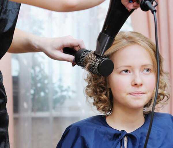 女生打理卷发的小技巧 女生打理卷发的小技巧