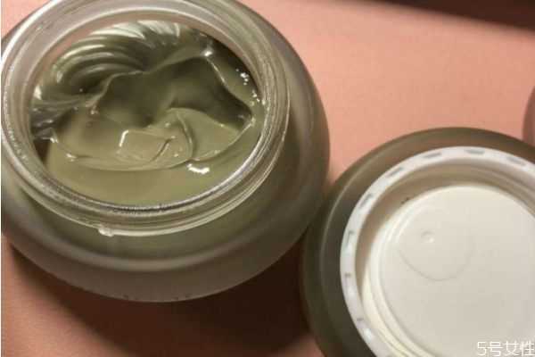 泥膜用完可以用面膜吗?泥膜用完后可以用补水面膜吗 泥膜用完可以用面膜吗?泥膜用完后可以用补水面膜吗