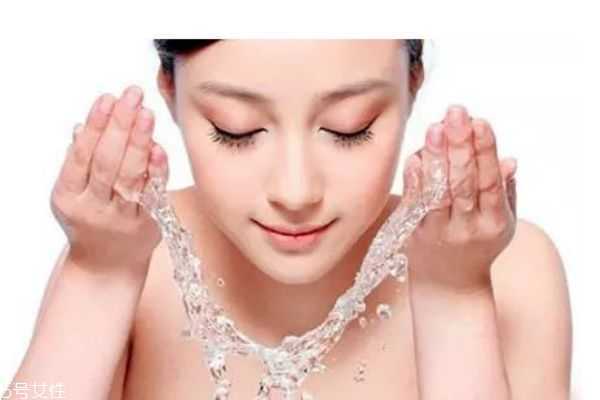 如何正确洗脸 如何正确洗脸