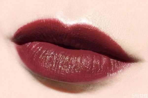 香奈儿唇釉牛血色是几号？香奈儿的154号唇釉