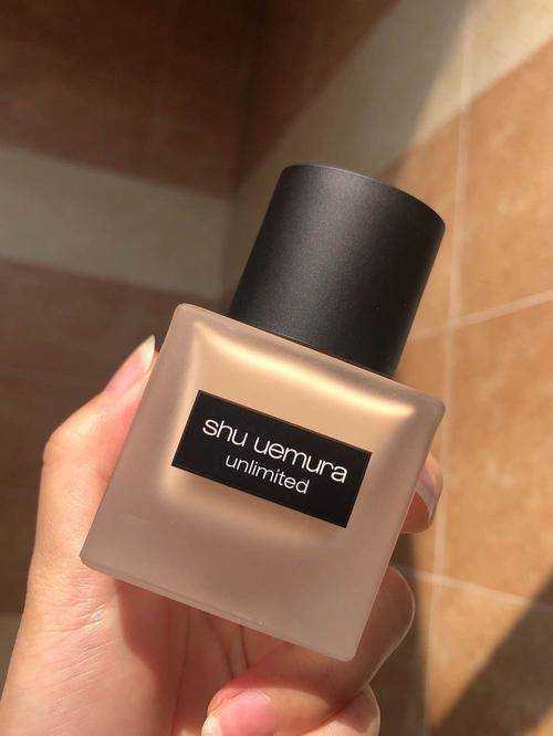 植村秀小方瓶粉底液色号选择方法