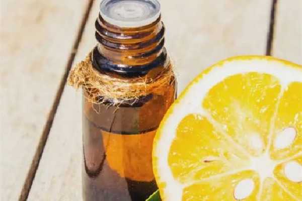 柠檬精油可以白天使用吗 柠檬精油可以白天使用吗