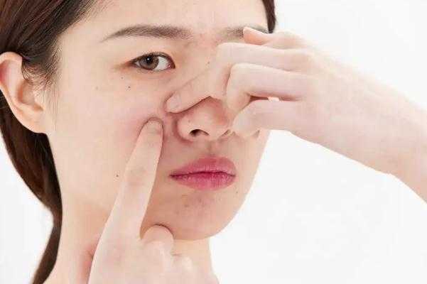 皮肤出油要用洗面奶吗