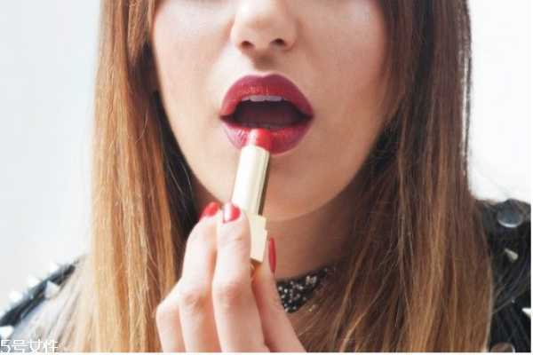 唇纹多怎么办 唇纹多怎么办