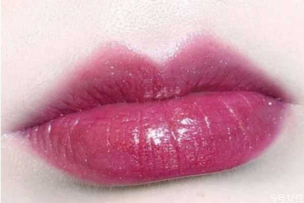 夏天用唇釉还是口红好?夏天唇釉怎么存放 夏天用唇釉还是口红好?夏天唇釉怎么存放
