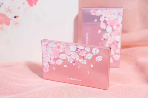 卡姿兰樱花眼影颜色好看吗?卡姿兰樱花眼影粉质细腻吗 卡姿兰樱花眼影颜色好看吗?卡姿兰樱花眼影粉质细腻吗