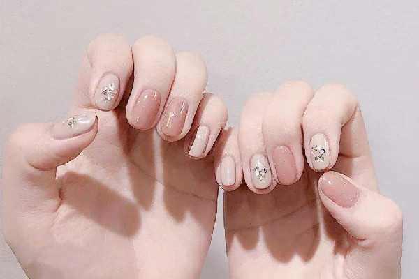 光疗胶和加固胶一样吗 光疗胶和加固胶一样吗