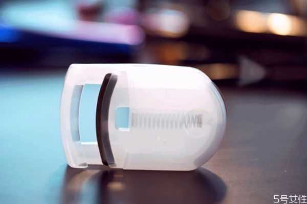 什么能代替睫毛夹？不用睫毛夹怎么能让睫毛翘