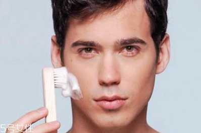 男士洗面奶怎么用？男生用洗面奶的正确方法