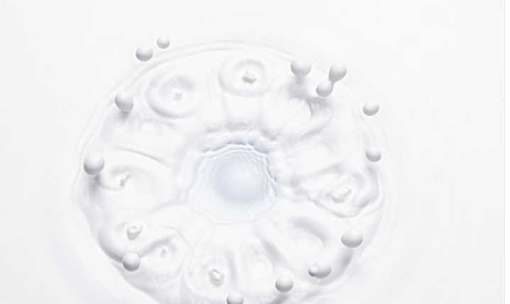 先擦身体乳还是先橄榄油 先擦身体乳还是精油