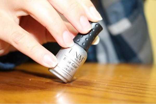 水性洗性甲水和油性洗甲水哪个好 洗甲水和卸甲水有什么区别