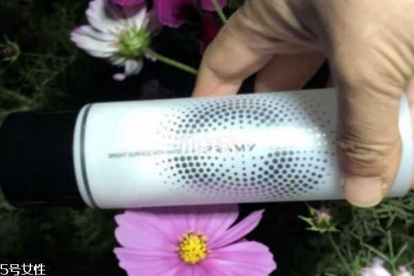 pramy定妆喷雾含酒精吗