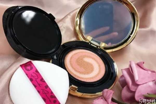 豹纹气垫和爱敬哪个好用？dpc气垫跟爱敬哪个好