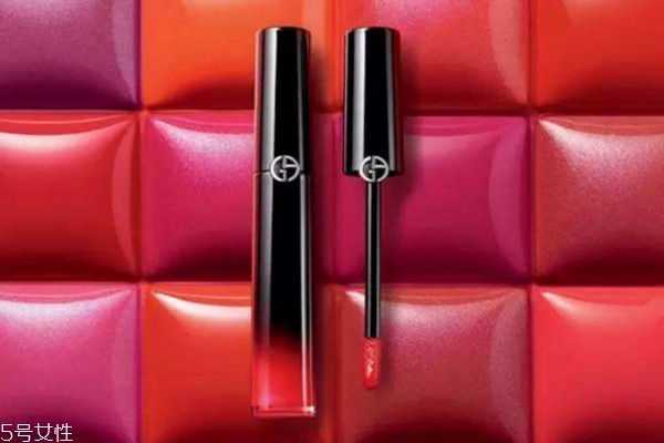 armani唇釉黑管真假对比方法