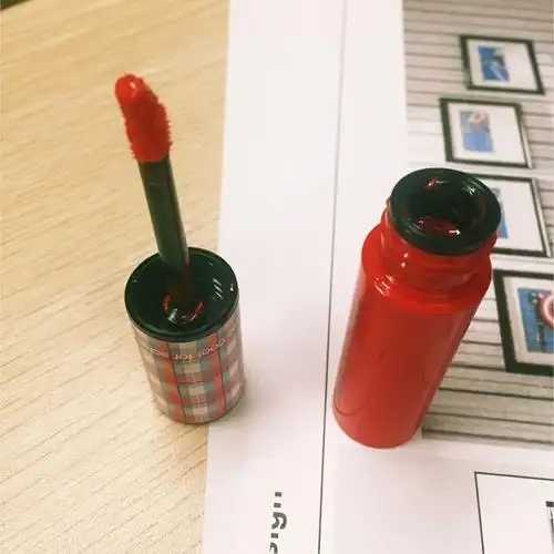 一支唇彩通常可以使用多长时间 一支唇彩通常可以使用多长时间