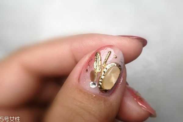 夏季晕染美甲教程 晕染渐变美甲教程步骤